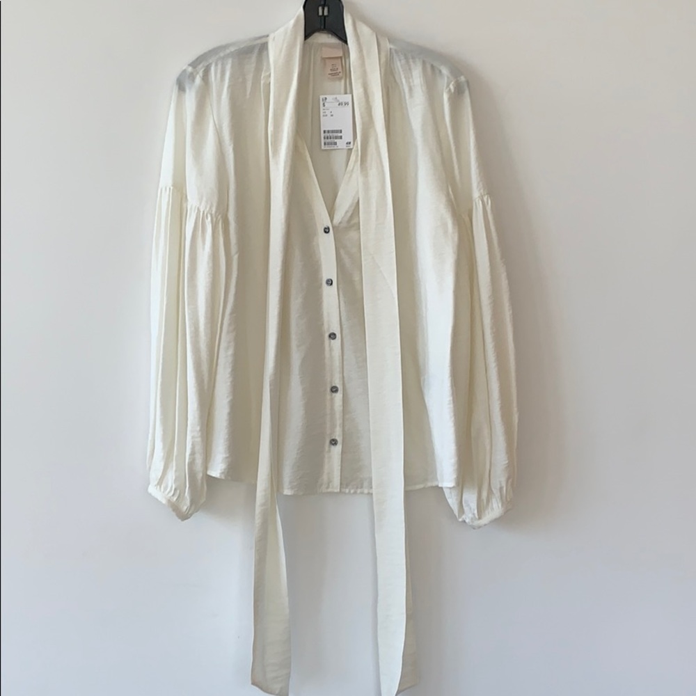 H&M Ivory Tie Neck Blouse #W0010